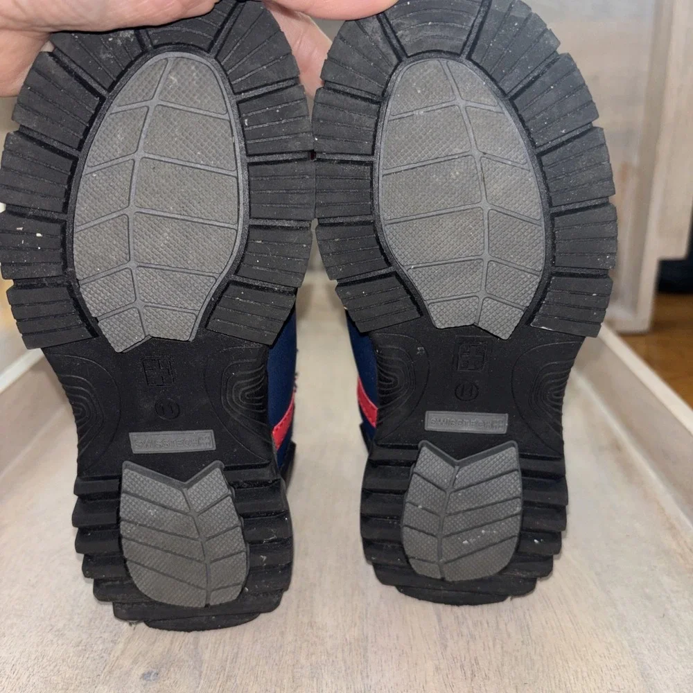 Swiss Tech Boys Size 11 Toddler Hiking Boots 3M Insulated Waterproof/Snow
